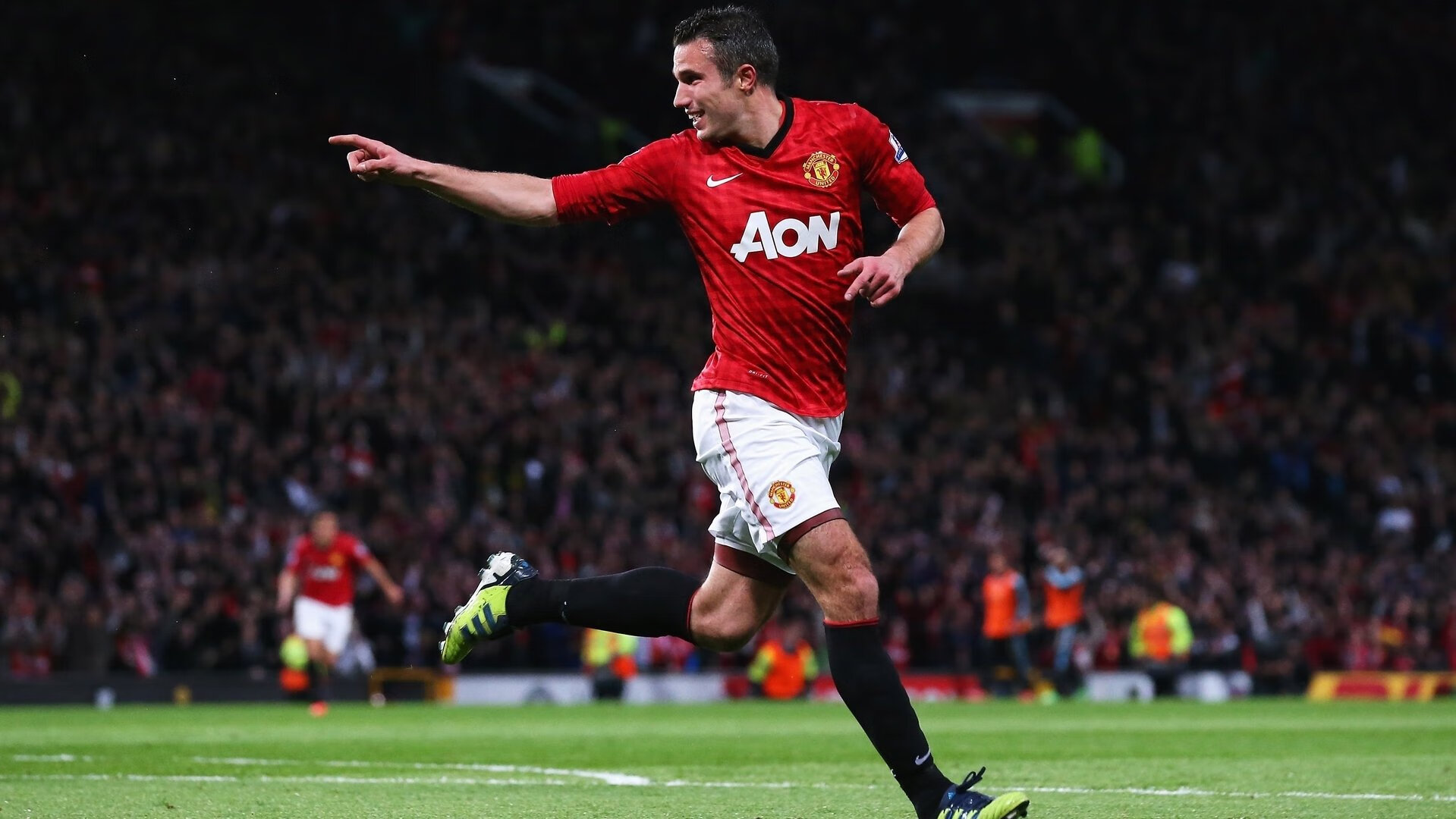 英超在青训基地建设方面投入巨大，提高青训水平，英超 青训